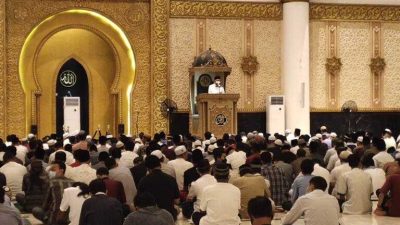 Sutarmidji Sampaikan Pesona Islam di Dunia Melalui Kultum