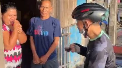 Edi Kamtono Bersepeda dan Lebaran ke Rumah Warga di Sempadan Kapuas