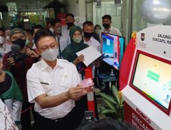 ADM Beroperasi, Warga Pontianak Bisa Cetak Mandiri Dokumen Kependudukan