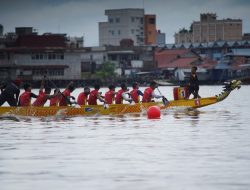 18 Tim dari Seluruh Daerah di Kalbar Ramaikan Festival Dragon Boat