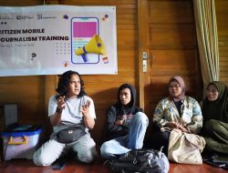 Masyarakat Adat Tiga Provinsi Ikuti Pelatihan Jurnalisme Warga di Padang