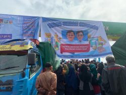 Warga Pontianak Serbu Tebus Murah Sembako