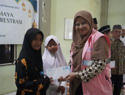YBM PLN UIP KLB Bersama Srikandi PLN Kucurkan Bantuan Pendidikan