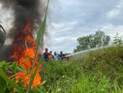 Perempuan Empat Desa di Sambas Ikut Pelatihan Pemadaman Api
