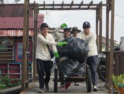 Peringati Hari Lingkungan Hidup, PLN Gelar Aksi Bersih Sungai Kapuas dan Kumpulkan Lebih dari Tiga Ton Sampah